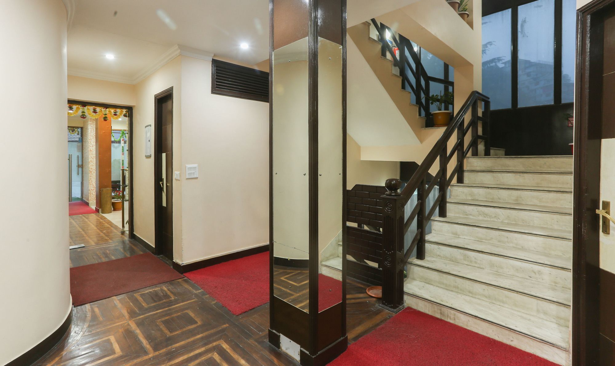 Отель Moon Walk Residency Дармсала Экстерьер фото